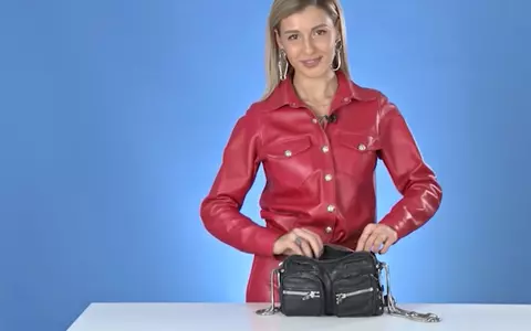 Ce ascunde Alina Eremia în geantă