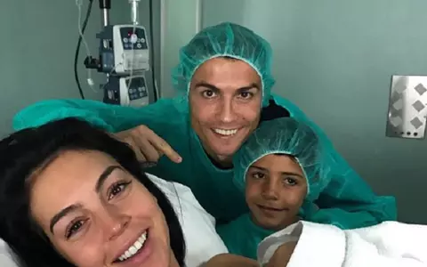 Prima fotografie cu fiica lui Cristiano Ronaldo! Alana Martina a moştenit din trăsăturile tatălui ei celebru