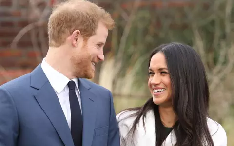 Prințul Harry și Meghan Markle, în ipostaze de stand up comedy. Reacțiile ilariante ale celor doi îndrăgostiți fac ocolul internetului