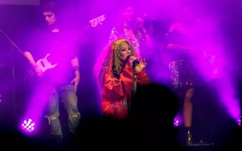 Cerere în căsătorie la concertul Deliei de la Londra