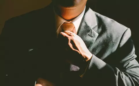 Cât de important este să respecți dress code-ul la un eveniment? Ovidiu Buta ne dă răspunsul