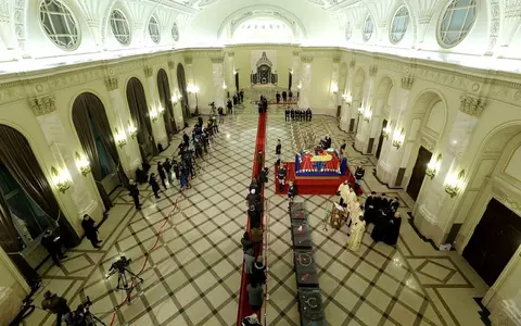 Regele Simeon al II-lea al bulgarilor, primul oaspete regal din străinătate la catafalcul Regelui Mihai