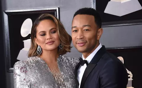 Chrissy Teigen a dezvăluit sexul viitorului ei copil. Fiica ei, Luna, va fi încântată!