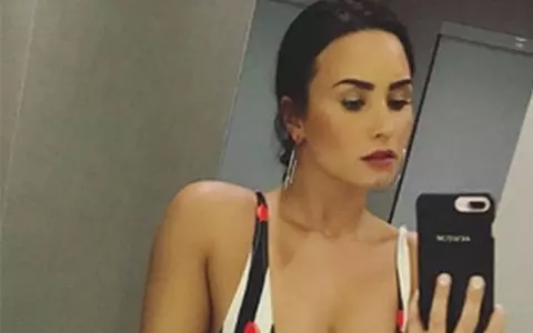 Cele mai sexy selfie-uri în oglindă din toate timpurile