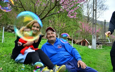 A murit tatăl Amaliei Enache. Vedeta e în doliu