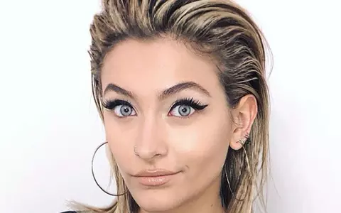 Fiica lui Michael Jackson, surprinsă în ipostaze tandre alături de Cara Delevingne