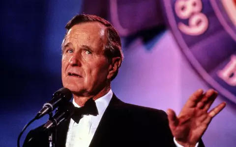 Fostul președinte american George W. Bush dansează la 71 de ani ca la 21!