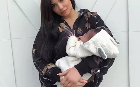 Kylie Jenner a arătat primele imagini cu Stormi. Micuța moștenește frumusețea mamei