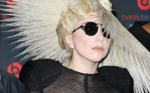 Lady Gaga șochează din nou! Artista a postat fotografii cu ea complet goală...