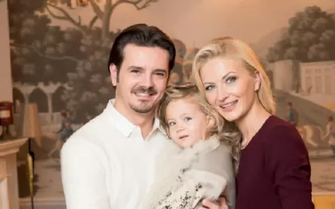 Mihai Petre şi Elwira au dezvăluit sexul bebeluşului. Sunt în culmea fericirii