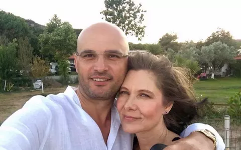 Romaniţa Iovan trăieşte de 10 ani o poveste de dragoste: "Sunt mireasa lui în fiecare zi"