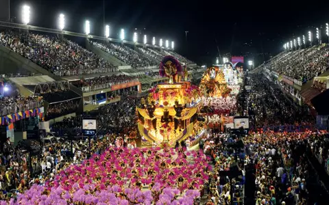 Petrecere nebună, cu două milioane de participanți - Sambadromul din Rio