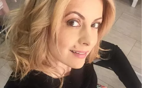 Declaraţia Simonei Gherghe după ce a fost operată: "O să mă vedeţi cu eşarfe la gât!"