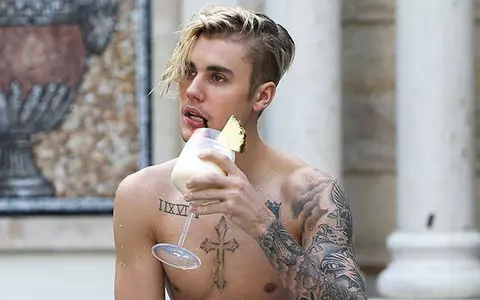 Justin Bieber și-a făcut un nou tatuaj... De data asta, pe față!