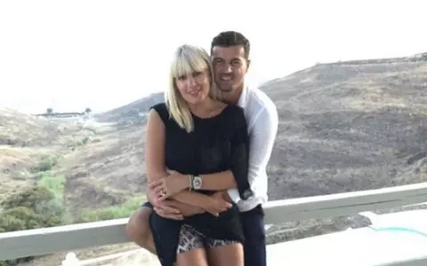 Alexandrov Adrian a plecat în Costa Rica. Elena Udrea va petrece Paștele împreună cu iubitul ei