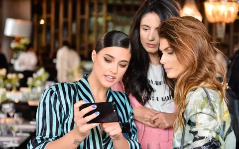 SUPERGALERIE FOTO! Vedetele au testat rujuri la un brunch Elle
