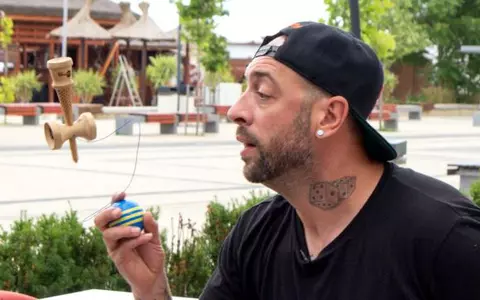 CRBL are kendama de aur. Aceasta valorează 5.000 de euro, dar vrea să o vândă