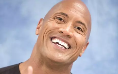 Dwayne “The Rock” Johnson, în ipostaze amuzante. În filme face legea, acasă fiicele lui sunt șefele!