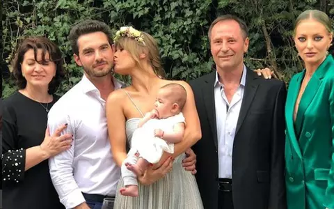Delia, divă la botezul nepoatei sale | FOTO & VIDEO