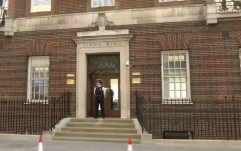 Kate Middleton a născut al treilea copil, un băiat!