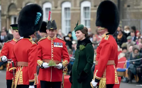 Kate Middleton, style icon pe timpul sarcinii. E o gravidă şic