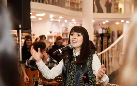 Irina Rimes a fost în depresie: "Vindeam piese cu 300 de euro. Trăiam într-un loc în care nu se putea locui"