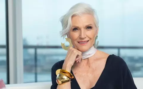 Ea este Maye Musk, mama celebrului Elon, care, la 70 de ani, face modelling la fel de bine ca fiul său afaceri
