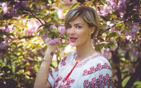Roxana Ciuhulescu naşte prin cezariană al doilea copil. Semnificaţia numelui băieţelului - EXCLUSIV