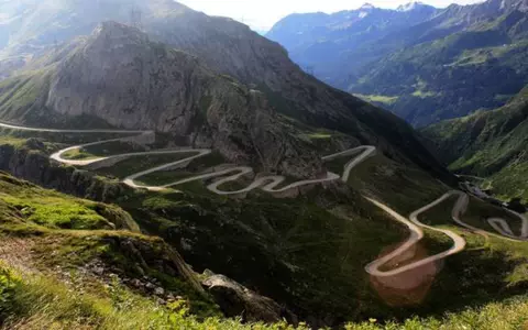 (P) Circuit plin de surprize pe rutele pitorești Transalpina și Transfăgărășan