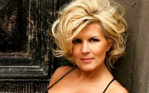 E oficial! Elena Udrea a confirmat: va avea fetiță!