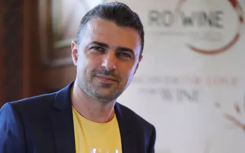 Cornel Ilie are o pasiune care-l pune serios la treabă: trebuie să testeze peste 350 de vinuri