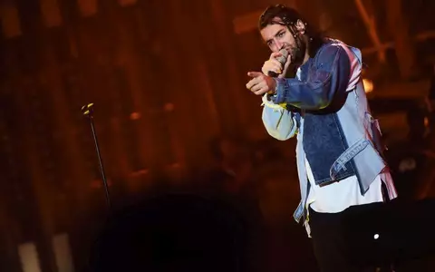 Cine este femeia care l-a făcut fericit pe Smiley la un concert