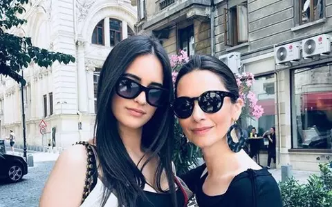Fiica Andreei Berecleanu este extrem de sexy. Eva a pozat pe marginea piscinei