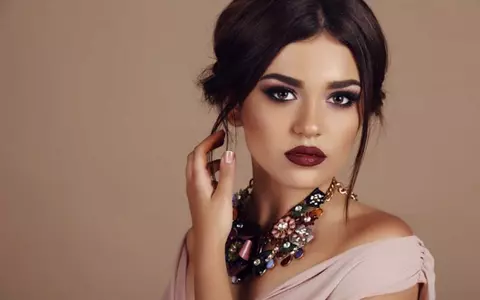 (P) Topul produselor de makeup pe care trebuie să le ai vara aceasta