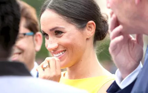 Meghan Markle, pentru prima dată în rochie neagră. S-a inspirat din apariţiile celebrei Audrey Hepburn