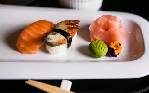 Începe weekendul cu o seară de sushi alături de prieteni!