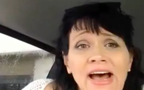 Samantha Markle, sora lui Meghan, a recunoscut că a trădat-o pe ducesă pentru bani!