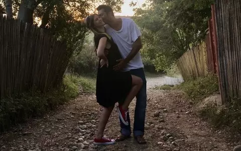 Adela Popescu și Radu Vâlcan au uitat de aniversarea căsătoriei și, totuși, au sărbătorit mai frumos decât sperau