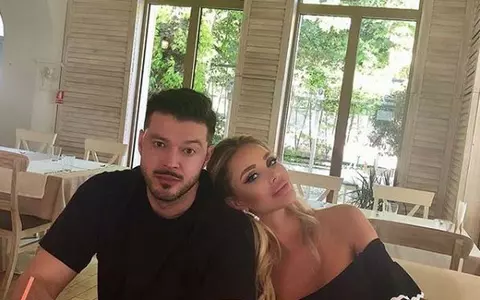 Bianca Drăgușanu și Victor Slav sunt împreună în vacanță. Sofia este cea mai fericită