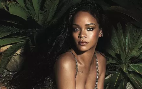 Rihanna se bucură de faptul că artistul Chris Brown este încă obsedat de ea! Fostul iubit o vrea înapoi
