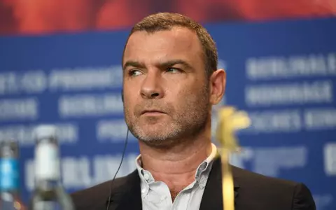 Actorul Liev Schreiber a fost acuzat că a lovit un fotograf