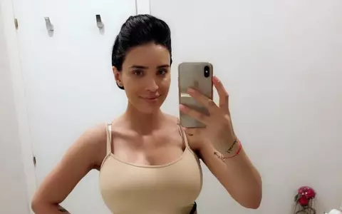 Adelina Pestriţu şi-a pozat abdomenul la o lună după ce a născut