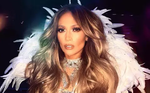 Jennifer Lopez a căzut pe scenă în timpul unui concert din Las Vegas. Filmulețul a devenit viral imediat