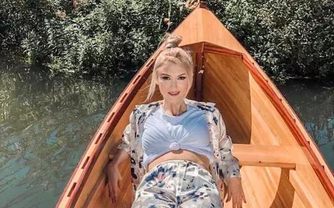 Cum arată dressing-ul Andreei Bălan. Care e cel mai scump obiect vestimentar: ”Când îmi place ceva îmi iau pe două culori”