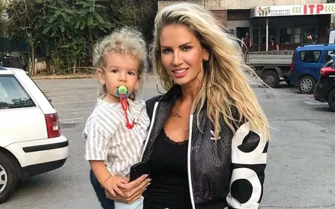 Andreea Bănică a fost bătută în copilărie. Tatăl său devenea recalcitrant din cauza bolii