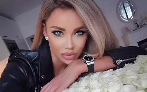 Bianca Drăguşanu are o relaţie misterioasă. Cine e bărbatul care o face fericită acum