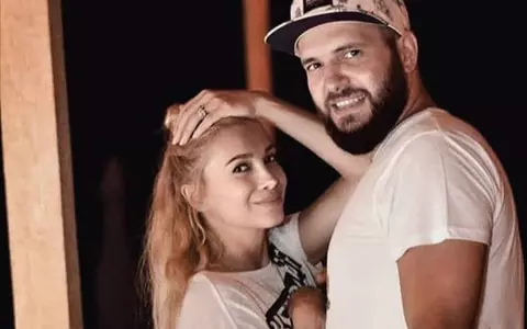 Lora și Ionuț Ghenu s-au logodit în biserică: ”Mi se pare un lucru normal”