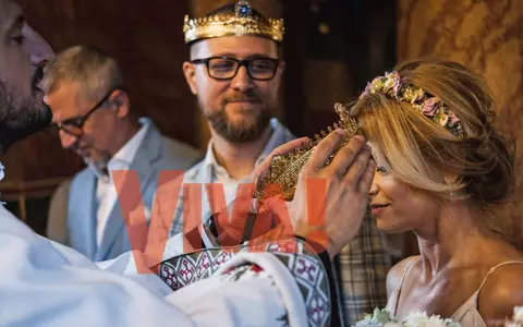 Primele imagini de la nunta Simonei Gherghe. Vedeta a ales o rochie de mireasă total atipică!