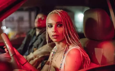 Imagini SEXY! Fiica lui Lenny Kravitz a recreat coperta nud a mamei ei, de acum 30 de ani!