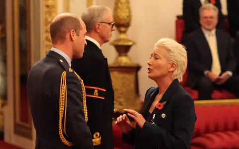 Gafă de proporții - actrița Emma Thompson a încercat să îl sărute pe Prințul William!